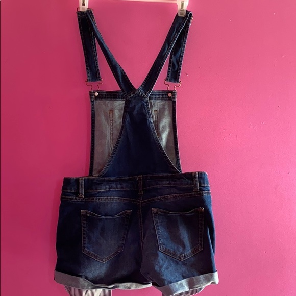 Overall shorts - Picture 2 of 2